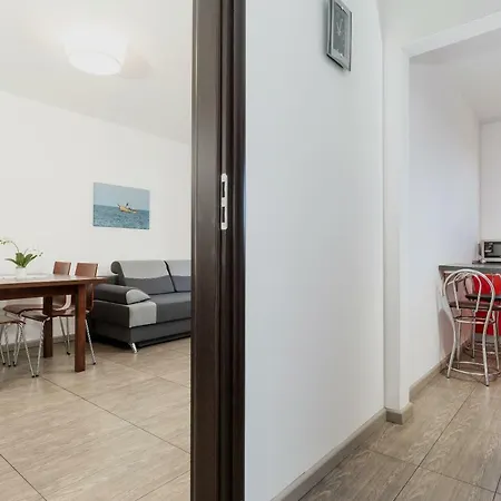 Jantar Center 아파트