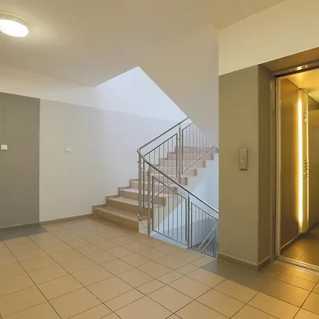 Jantar Center شقة